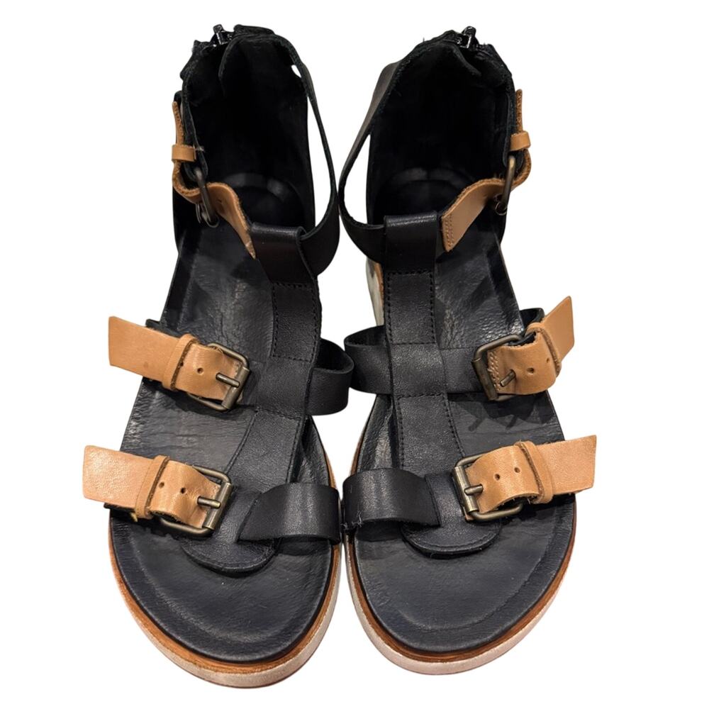 Merrell Black and Tan Women's Sandals size 6